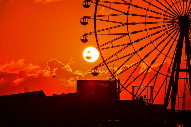 姪浜漁港から撮影した観覧車