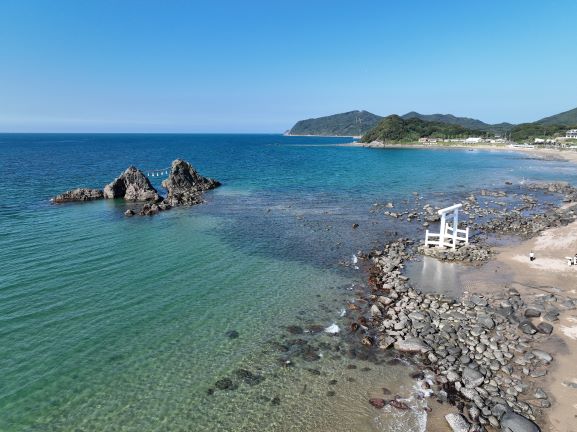 二見ヶ浦から西浦方面を上空から撮影した撮影した写真