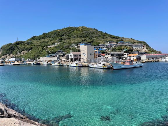 沖から見た小呂島
