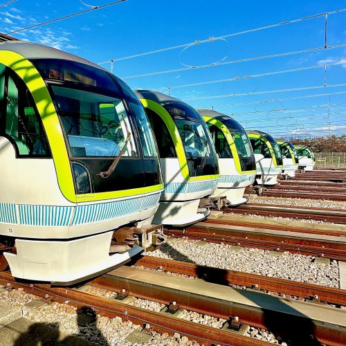 橋本車両基地で開催された地下鉄フェスタに並ぶ七隈線車両