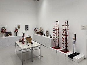 西区市民美術展の様子６