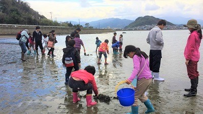 九州大学の学生との交流の様子