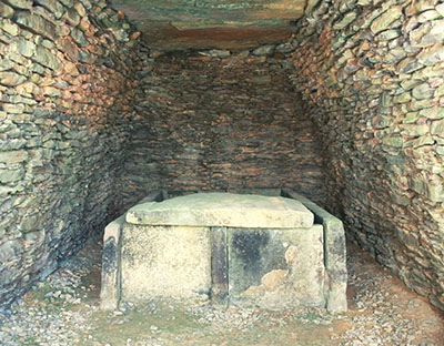 写真：丸隈山古墳