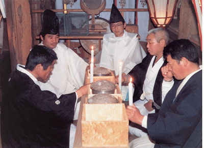 写真：飯盛神社のかゆ占