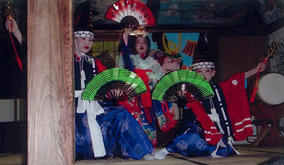 写真：小呂島の御奉楽の三番叟