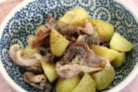 じゃが芋と豚肉の塩煮の写真