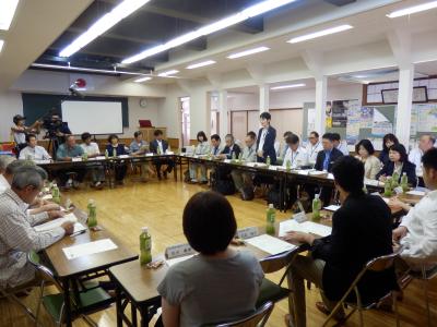 画像：挨拶する中村区長