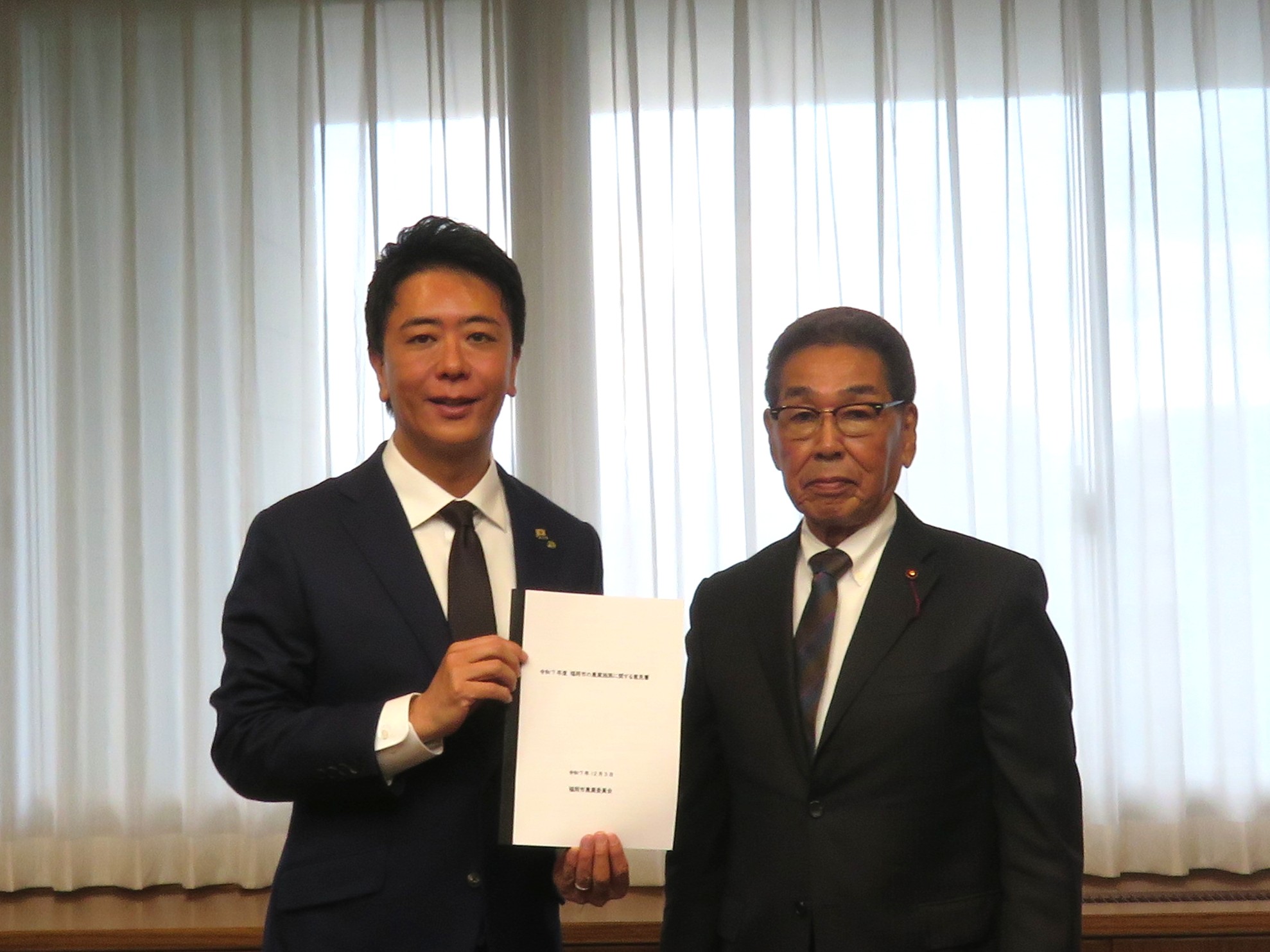 意見書提出の様子