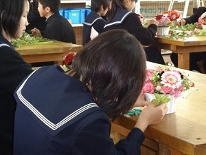 写真：アレンジメント教室の様子