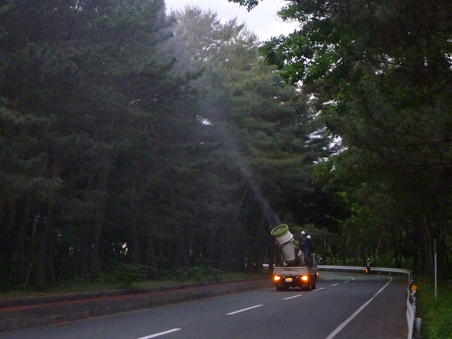 薬剤を散布している様子