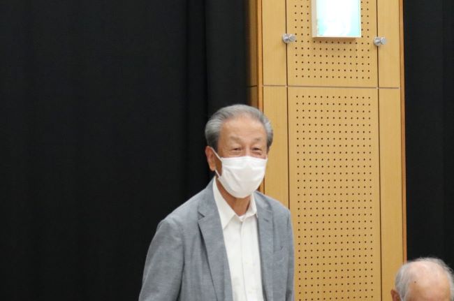 阿部会長がお話しされる様子