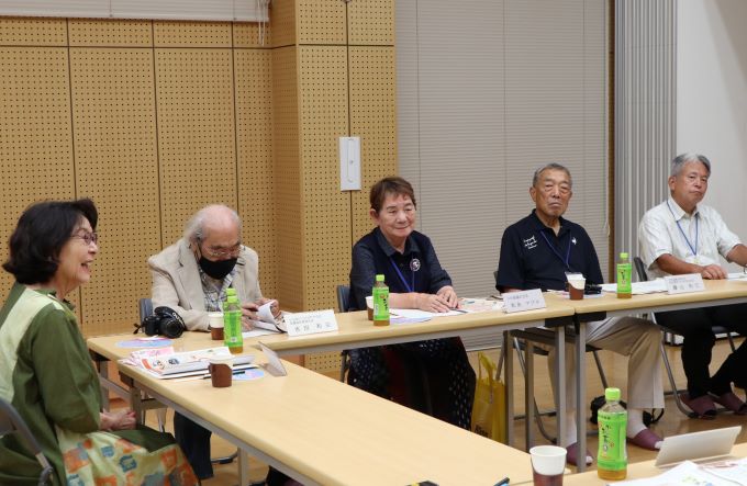 懇談中の和やかな様子