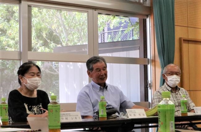 お話しされる阿部会長