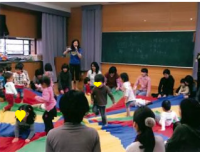 野芥っ子ランド　バルーンで遊んでいる様子の画像