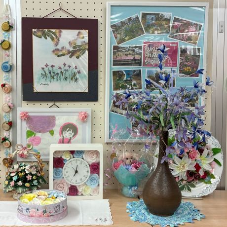 令和8年7月の一人一花展示コーナーの展示作品