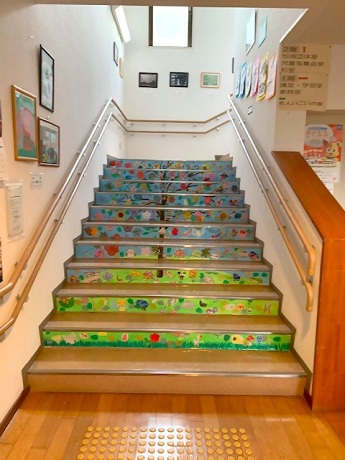 令和7年度賀茂公民館階段アート