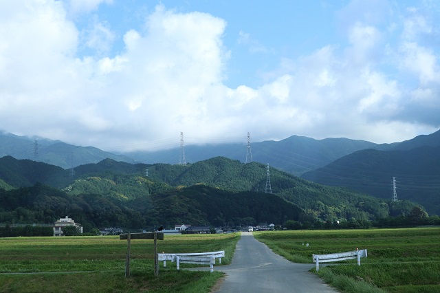 脇山から望む脊振山系