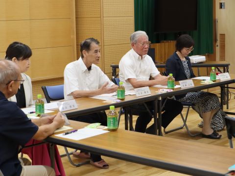 画像：懇談風景