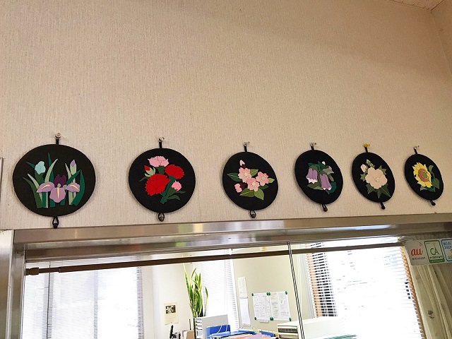 原北公民館内に飾られている花の作品の写真