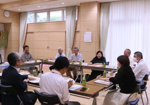 画像：懇談中の様子