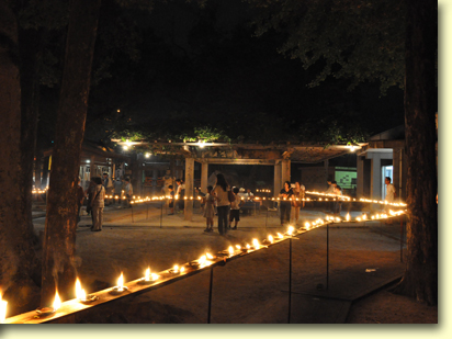 画像：賀茂神社の千灯明（２）