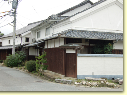 画像：次郎丸の白壁通り（４）