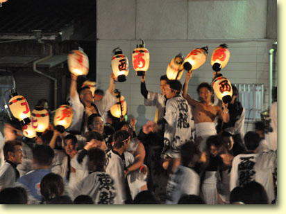 画像：田隈の盆押し・盆綱引き（１）
