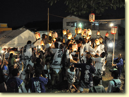 画像：田隈の盆押し・盆綱引き（２）