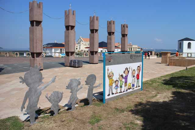 シーサイドももち海浜公園中央プラザ（裏）の写真