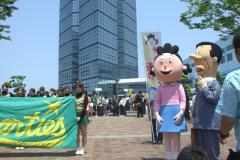 サザエさんもパレードをお見送り