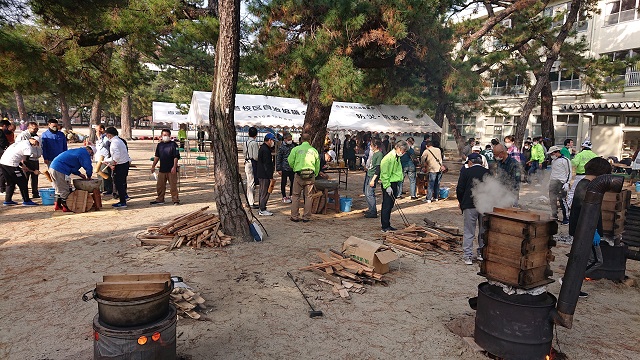 三世代交流餅つき大会の写真