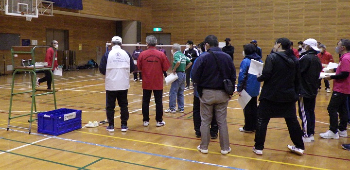 ファミリーバトミントン審判講習の画像