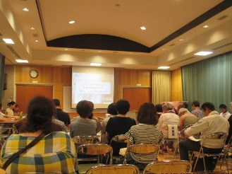 講演を待つ参加者の様子