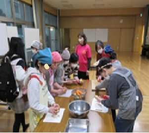 カレー昼食づくりの画像