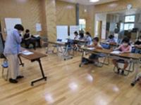 合宿の成果をそれぞれでチェックする子ども達の様子