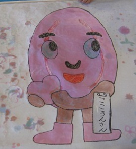 子どもたちが描いた学校のゆるキャラこころんさんの障子アート