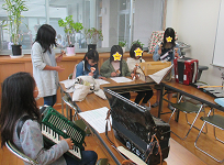 演奏会の練習風景の画像