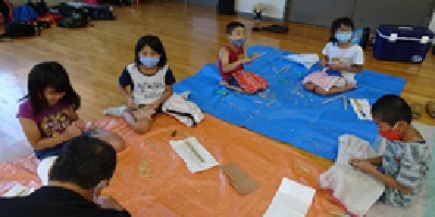 竹箸づくりの様子