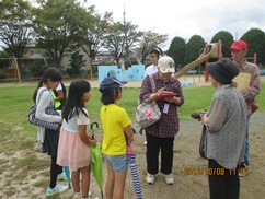 対応の振り返りを行う子どもたちの様子