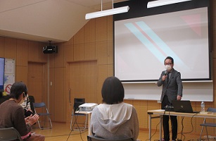 市が派遣した研修講師毛利直之さん