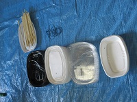 お弁当のごみは班ごとに分別する画像