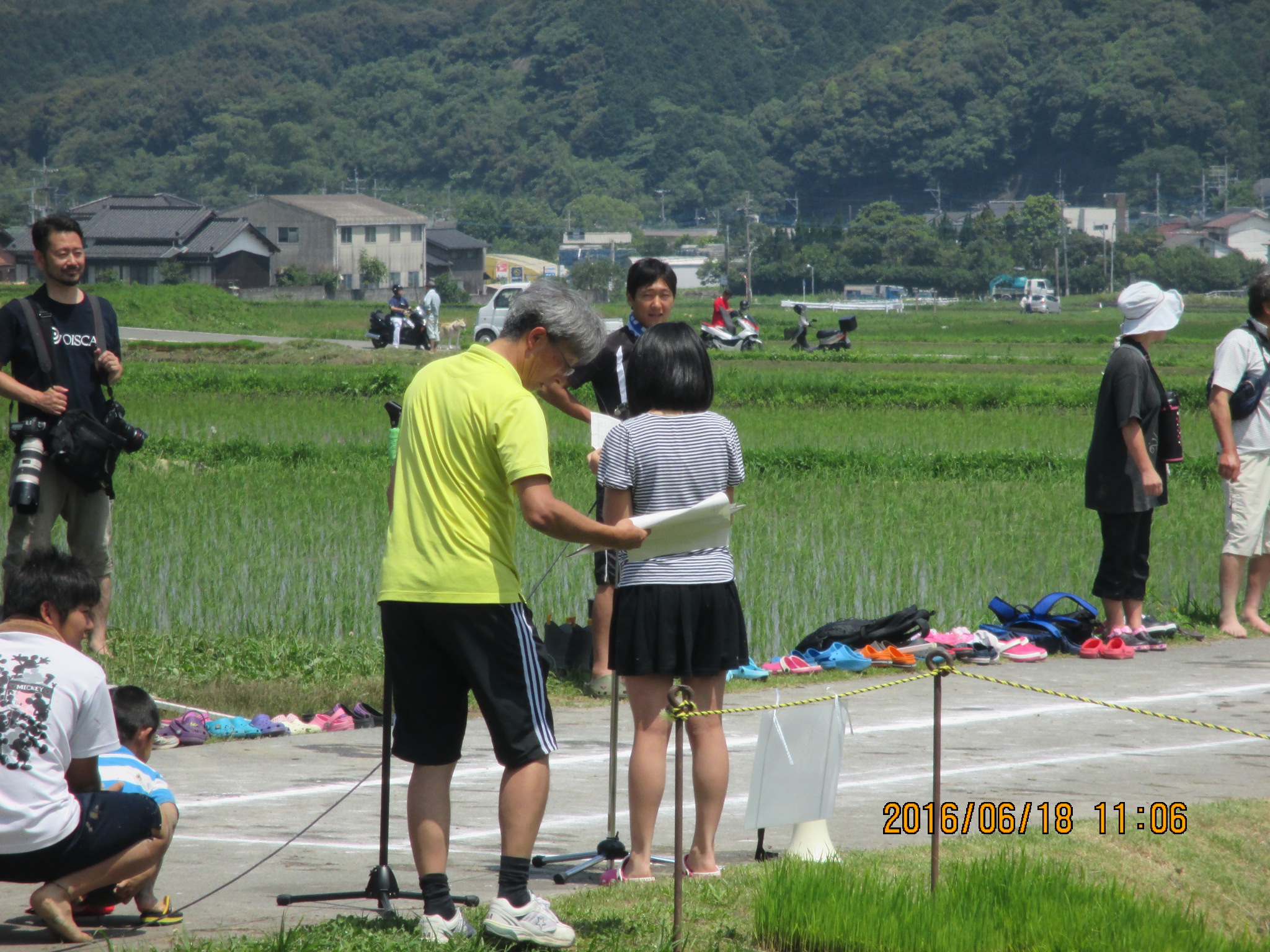 脇山小の児童もアナウンスに挑戦