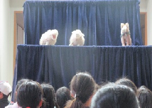 西南学院大学生による人形劇