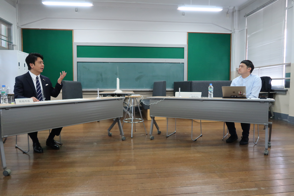 代表と市長の写真