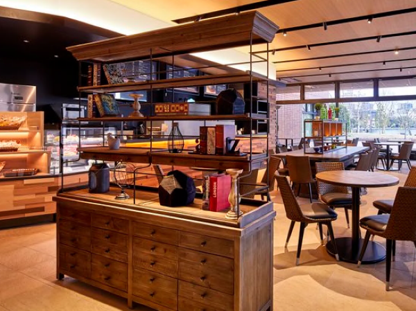 福岡市美術館の中にある、おしゃれなカフェの写真