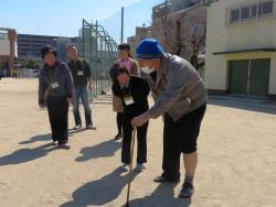 写真説明「心配りのある声かけを実践」