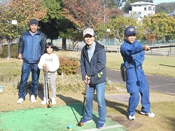 ホールインワンを目指している写真