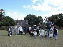 竪穴住居での生活体験の画像