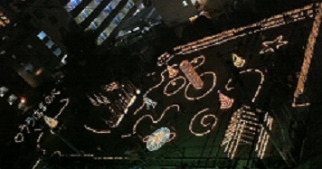 公園を埋め尽くした灯明たちの画像