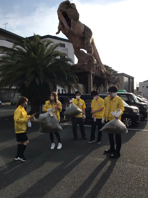 清掃活動をしている写真2